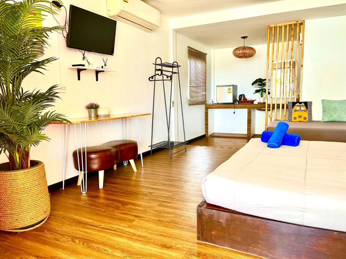 Insook Ko Larn Resort Buitenkant foto