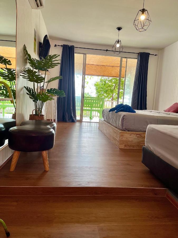 Insook Ko Larn Resort Buitenkant foto