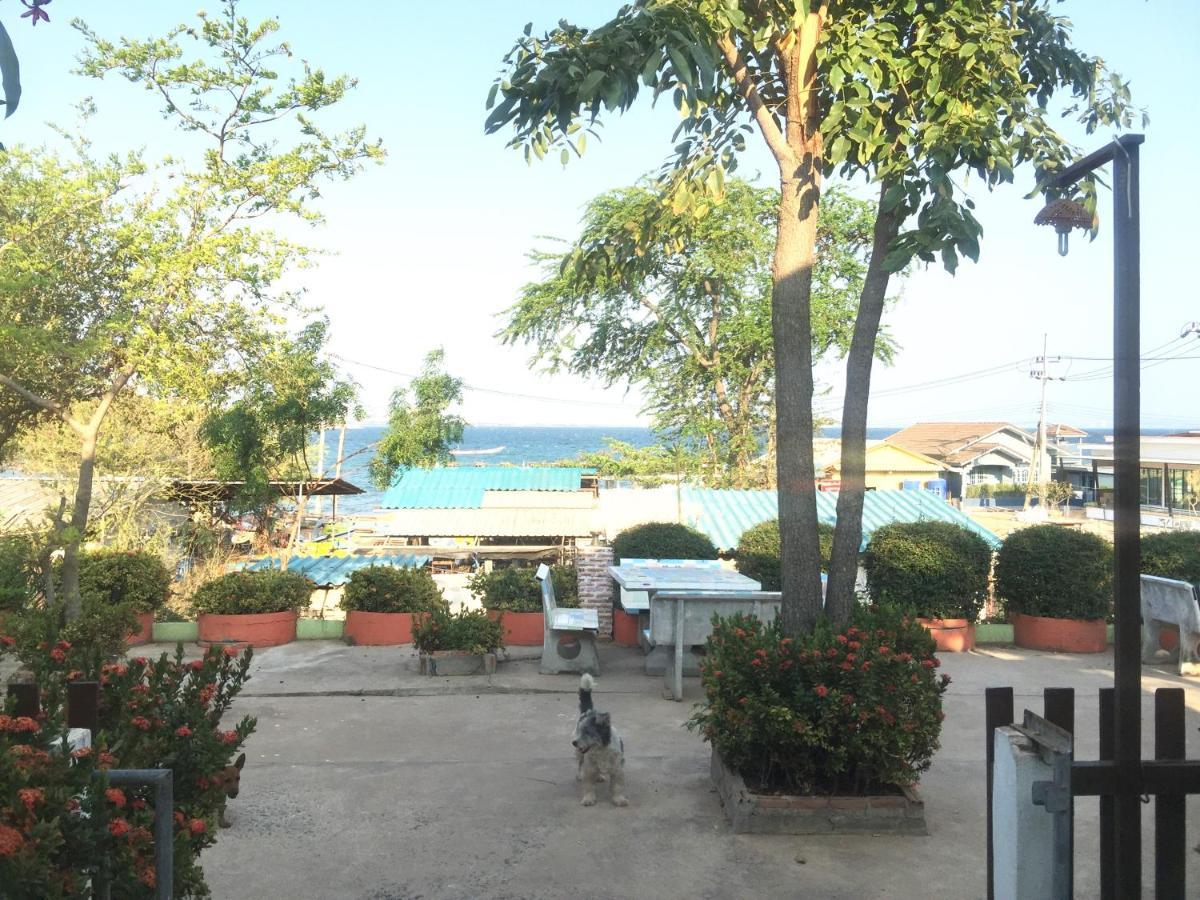 Insook Ko Larn Resort Buitenkant foto