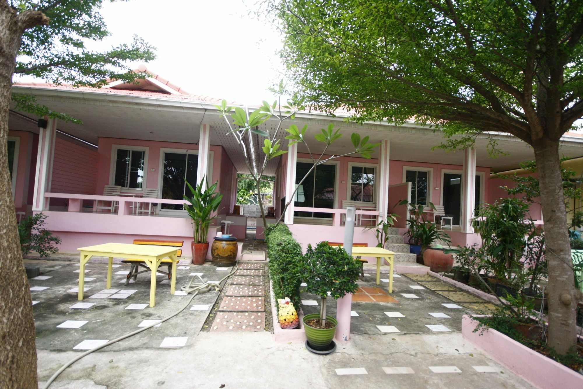 Insook Ko Larn Resort Buitenkant foto