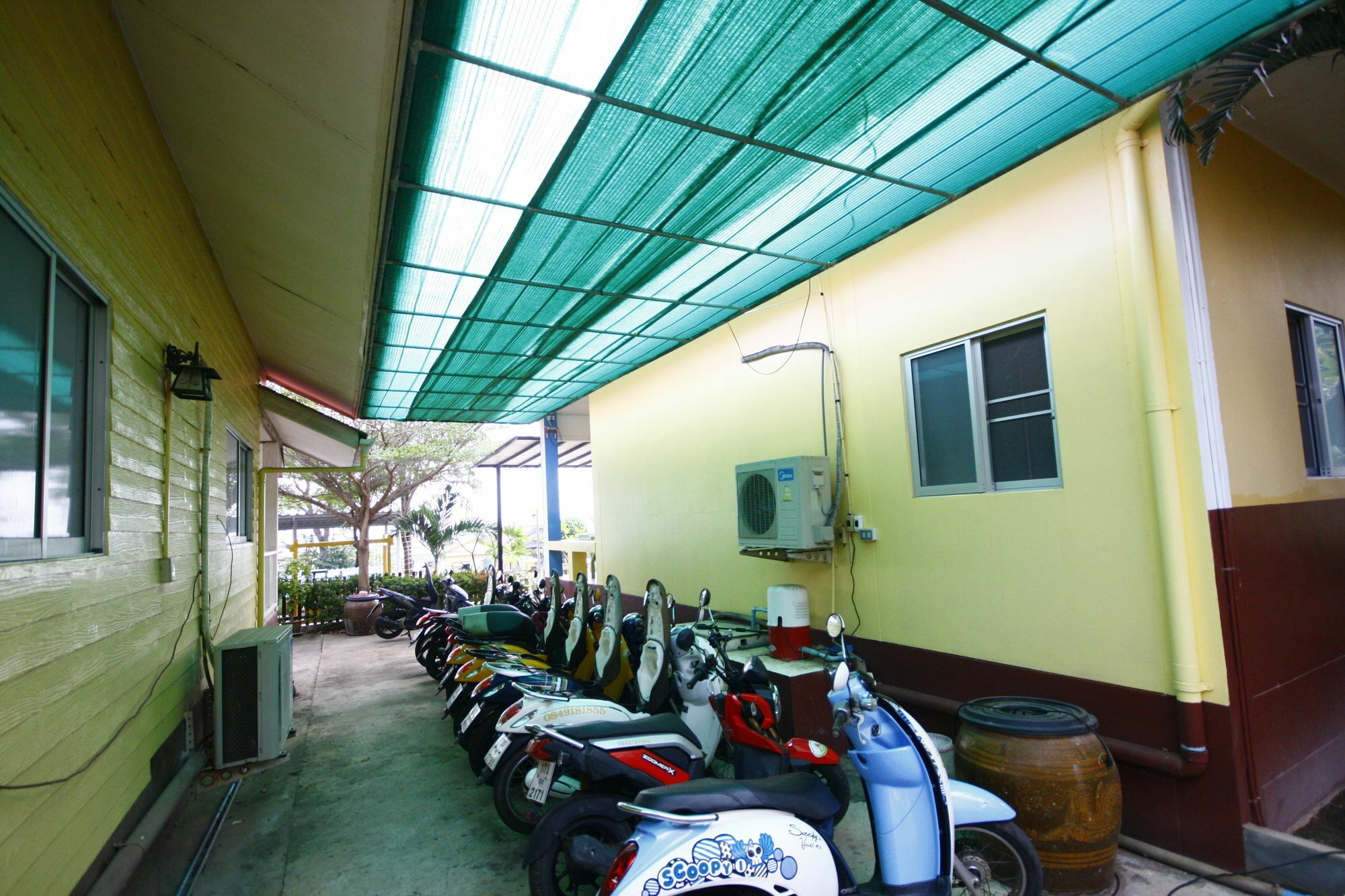 Insook Ko Larn Resort Buitenkant foto